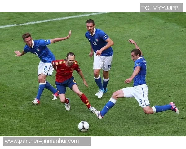 谢什科的传奇人生与足球世界的辉煌成就探秘